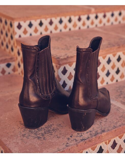 Botas Nadie chocolate