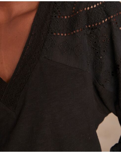 T-shirt nera Delis