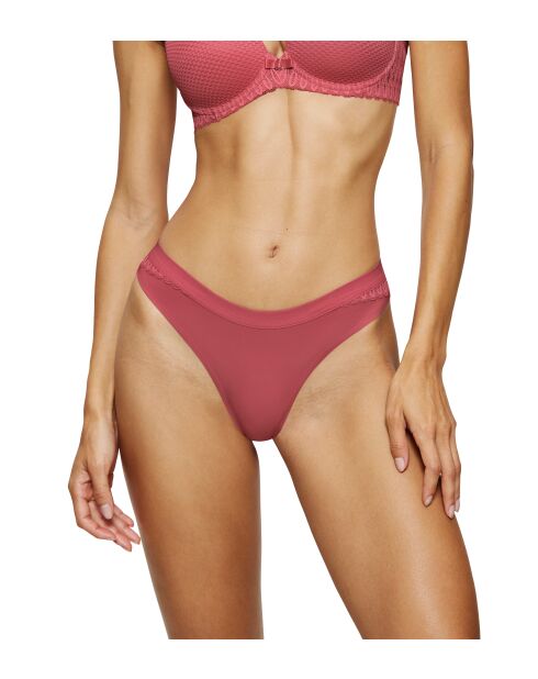 Tanga Aura Spotlight T de talle alto, color fresa, pernera alta