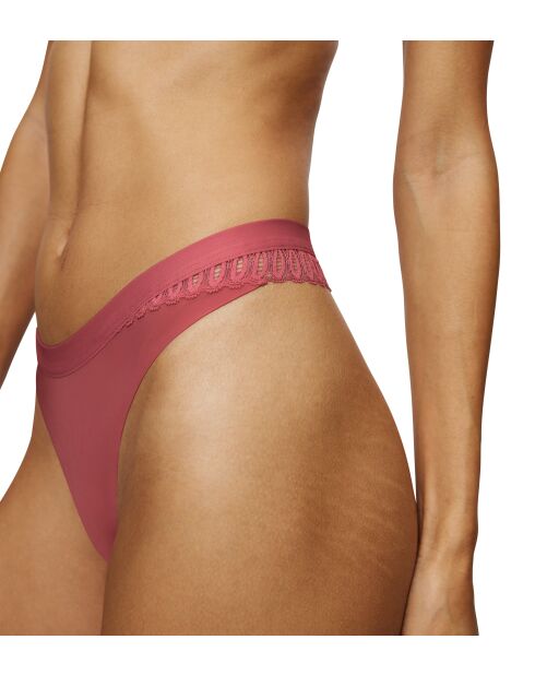 Tanga Aura Spotlight T de talle alto, color fresa, pernera alta