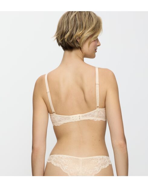 Amourette Charm W02 crèmekleurige bh met beugel