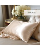 Funda de almohada Silence de seda beige - 63x63 cm