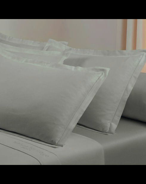 Set aus 2 schlichten, taupefarbenen Kissenbezügen aus Baumwollsatin 01