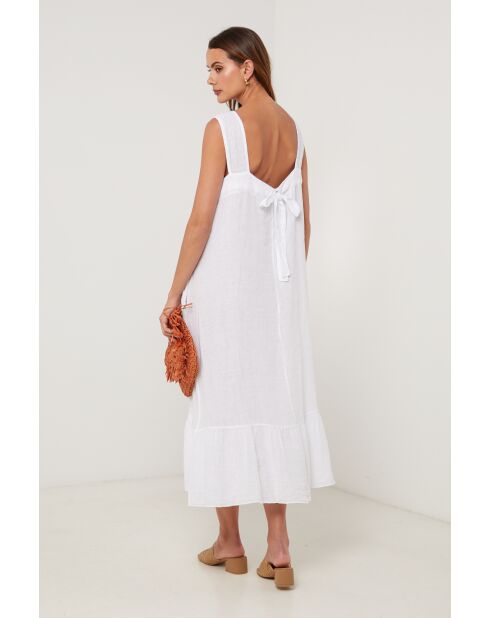 Voltaris weißes Leinenkleid