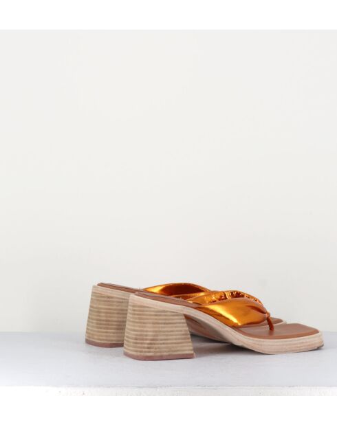 Sandalen - Oranje leren string van april - hak van 5 cm



met ultradempend geheugen

&kauwgom