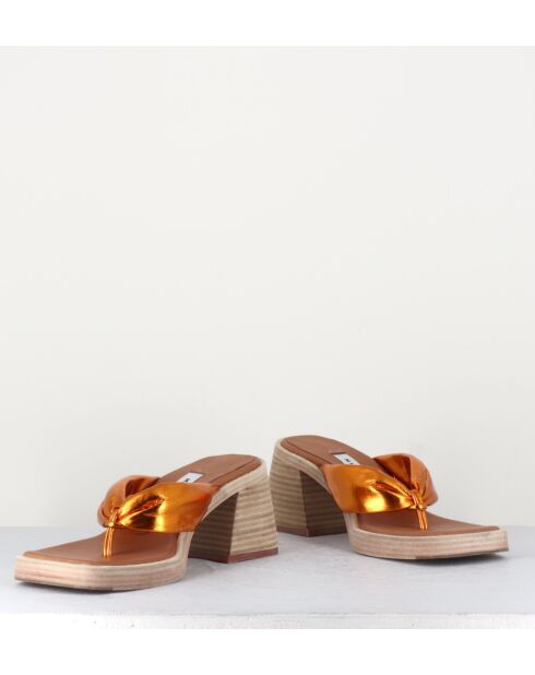 Sandalen - Oranje leren string van april - hak van 5 cm



met ultradempend geheugen

&kauwgom
