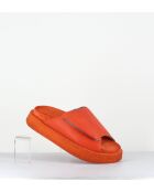 Mules con tacón de piel Gas de color naranja brillante, tacón de 4 cm