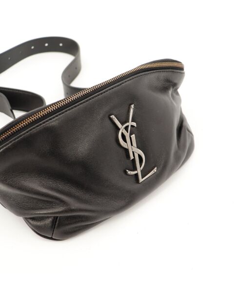 Cassandre Gürteltasche aus schwarzem Leder - Sehr guter Zustand - 13x25x8 cm