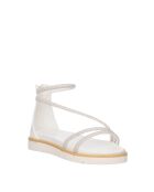 Weiche weiße, weiche Sandalen