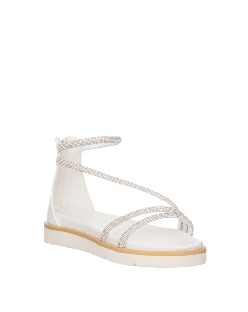 Weiche weiße, weiche Sandalen