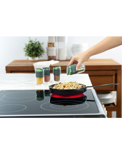 Set mit 4 grauen Gewürzgläsern