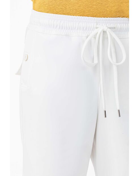 Weiße Brad-Hose