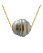 Geelgouden ketting zwarte sieraden Tahiti