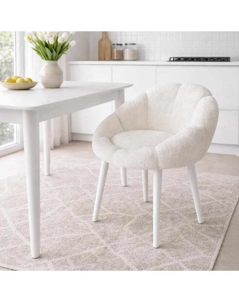 Fauteuil Marguerite blanche - l . 70 cm x H. 110 cm x P. 70 cm