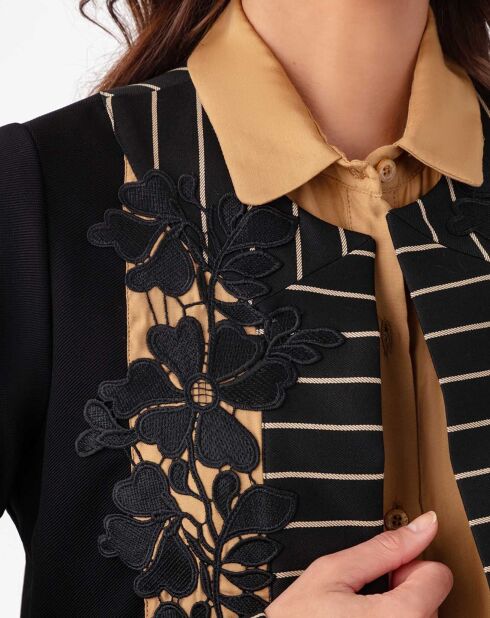 Carmen-Strickjacke schwarz/beige gestreift