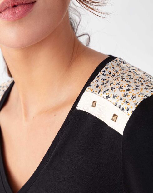 Nesri top met zwart/bloemen