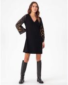 Schwarzes Hinterkleid