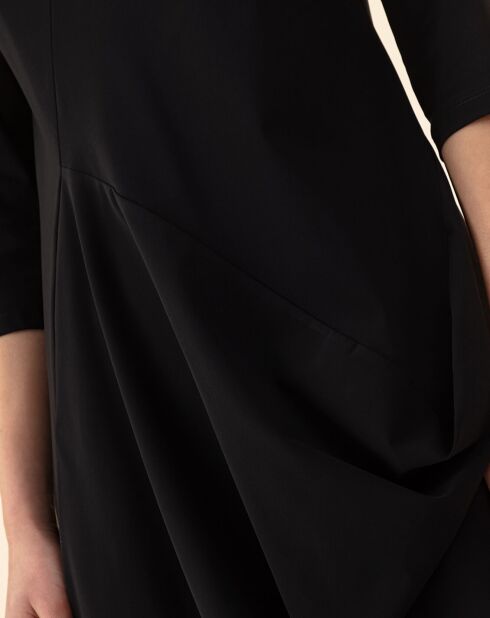 Schwarzes Mondkleid
