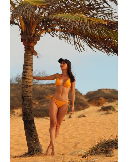 Encantadoras braguitas de bikini amarillas