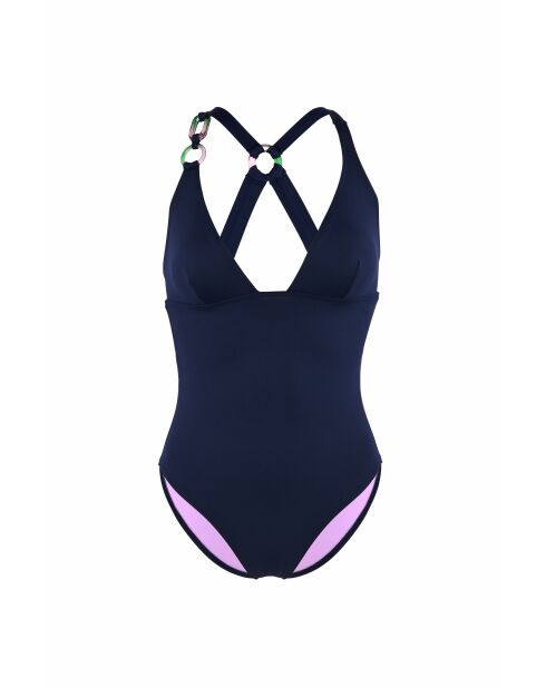 El traje de baño de My Refuge es demasiado azul marino