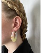 Pendientes tipo argolla en resina teñida con colores ovalados y multicolores ácidos