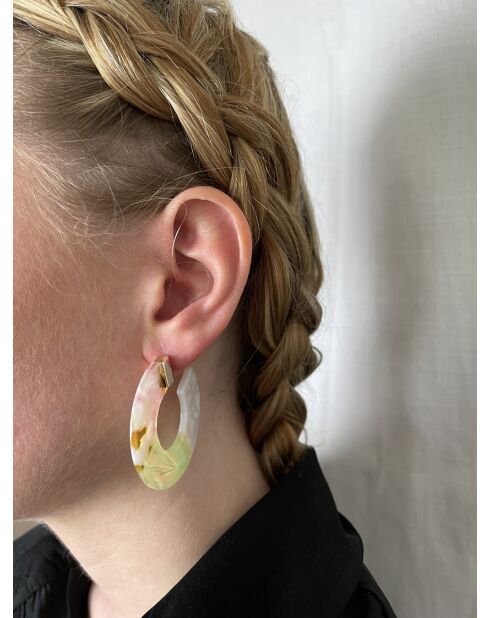 Pendientes tipo argolla en resina teñida con colores ovalados y multicolores ácidos