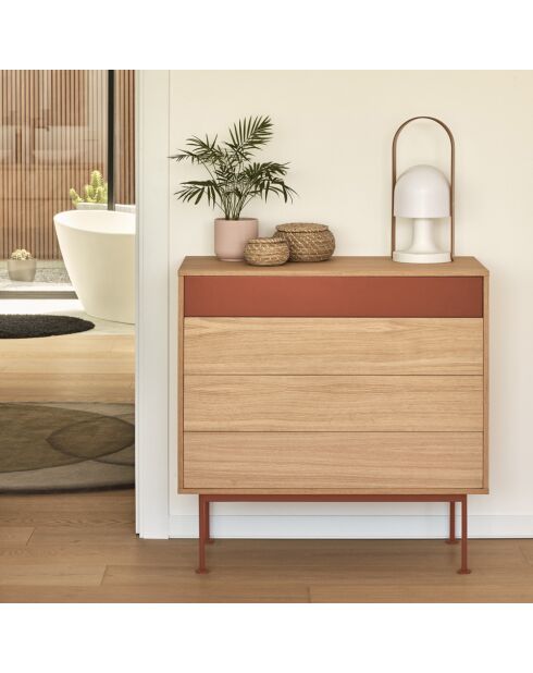 Commode Yoko 4 tiroirs chêne et rouge brique - 90x86x45cm