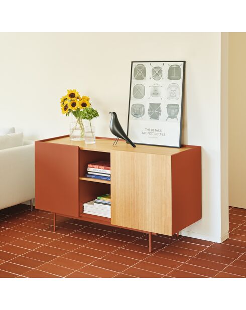 Otto Kommode mit 2 Türen und 3 Schubladen aus rotem Backstein und Eiche — 130x45x78cm
