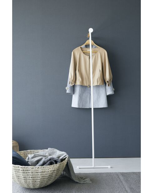 Perchero Tower con soporte para vaporera blanco, 38,5 x 47 x 162 cm