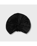 El turbante negro de satén