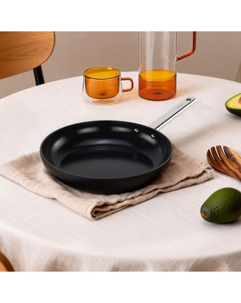 Épure-Aluminium-Bratpfanne mit schwarzer Vollinduktions-Keramikbeschichtung — 24 cm/1,7 l