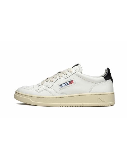 Medalist Low-Top-Sneaker aus weißem Leder mit schwarzen Details
