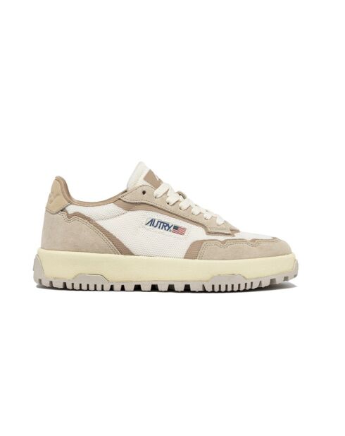 Wildpace beigefarbene Low-Top-Sneaker