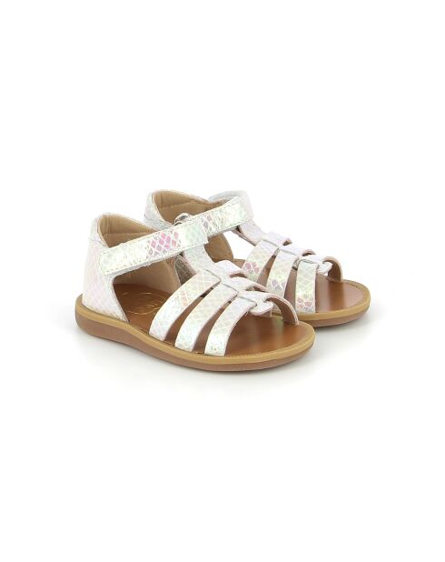 Witte sandalen met poppy-bandjes