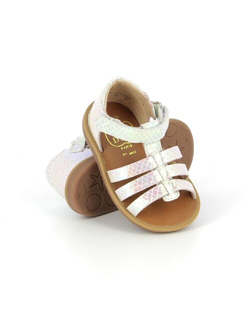 Witte sandalen met poppy-bandjes