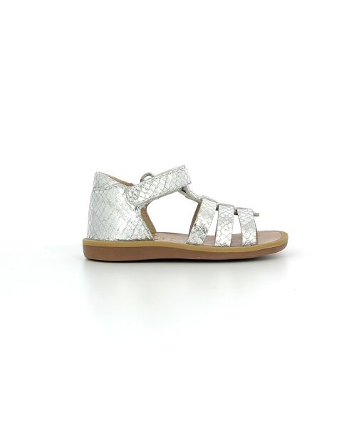 Zilverkleurige sandalen met poppy-bandjes