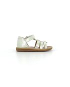 Sandalias blancas y doradas con correa de amapola