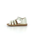 Sandalias blancas y doradas con correa de amapola