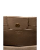 Vera Suede Schultertasche aus taupefarbenem Leder - 28x25x15cm