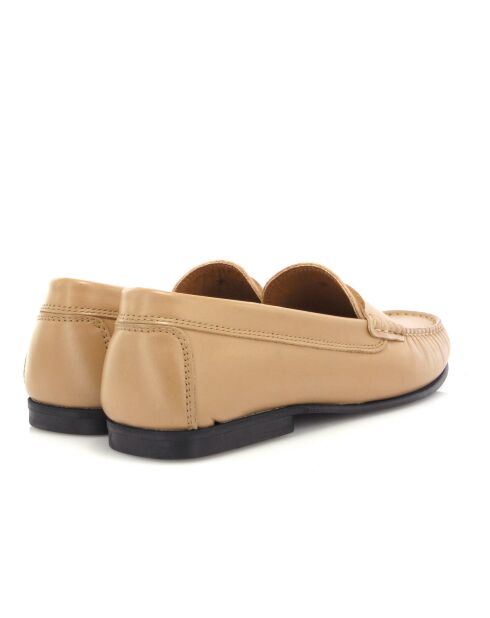 Beige instappers van glad Yoki leer