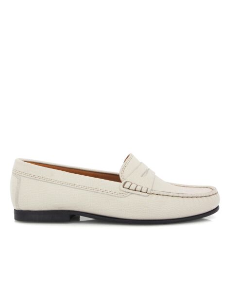 Lichtbeige loafers van generfd Yoki leer
