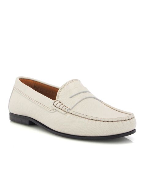 Lichtbeige loafers van generfd Yoki leer
