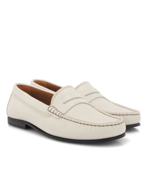 Lichtbeige loafers van generfd Yoki leer