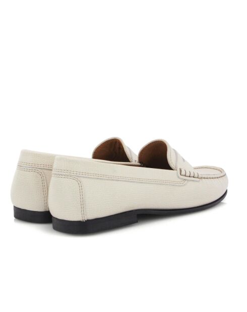 Lichtbeige loafers van generfd Yoki leer