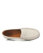 Lichtbeige loafers van generfd Yoki leer