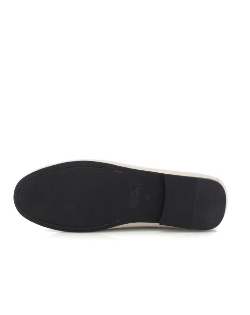 Lichtbeige loafers van generfd Yoki leer