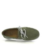 Grüne Bootsmokassins aus Veloursleder mit Schnürung