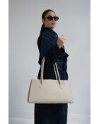 Cremefarbene Schultertasche Oxa aus Leder - 41,5 x 25 x 19 cm