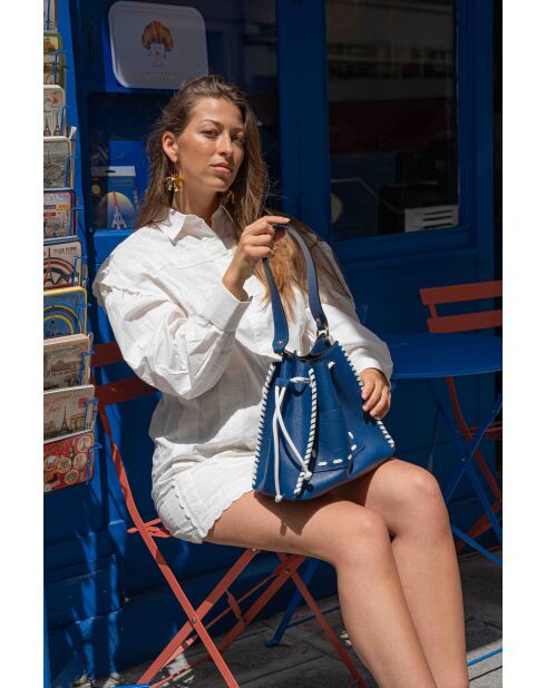 Bandolera Claudia de piel azul/blanca - 27x25 12cm