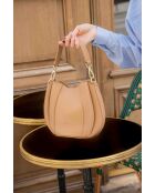 Elora Schultertasche aus leichtem Kamelleder - 22x18x13,5 cm